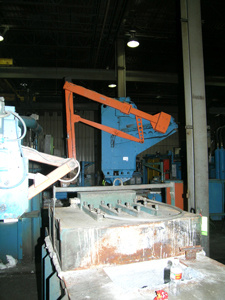 Snair 907 automatic ladle molten material handler