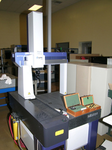 Mitutoyo CNC operated coordinate measuring machine Mitutoyo CNC operated coordinate measuring machine