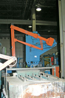 Snair Automatic Molten Material Handler