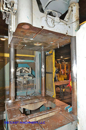 Reis vertical Trim Press